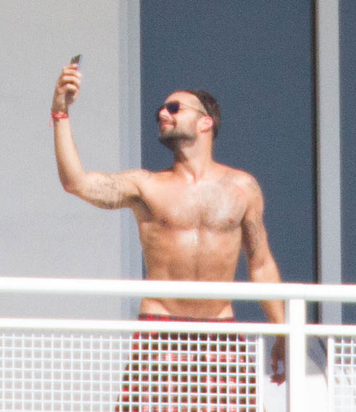 Dlisted Open Post Hosted By A Shirtless Ricky Martin