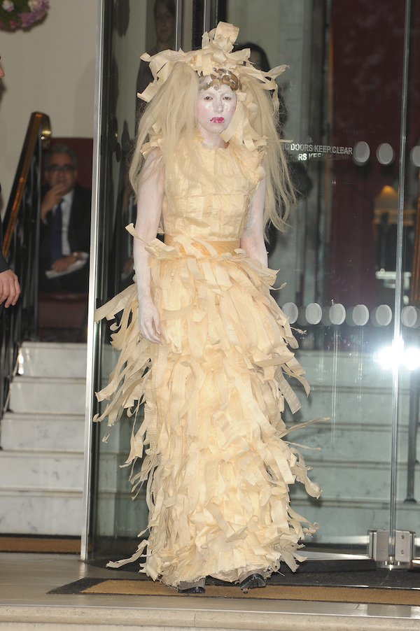 Dlisted | Lady Gaga leaves her hotel