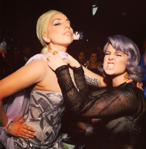 Lady Gaga And Kelly Osbourne Kissed And Made Up At the Oscars Last Night