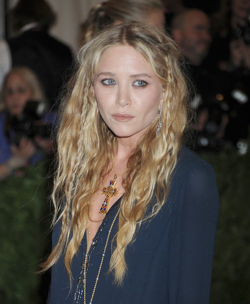 BREAKING NEWS: Mary-Kate Olsen Has Learned How To Brush Her Hair