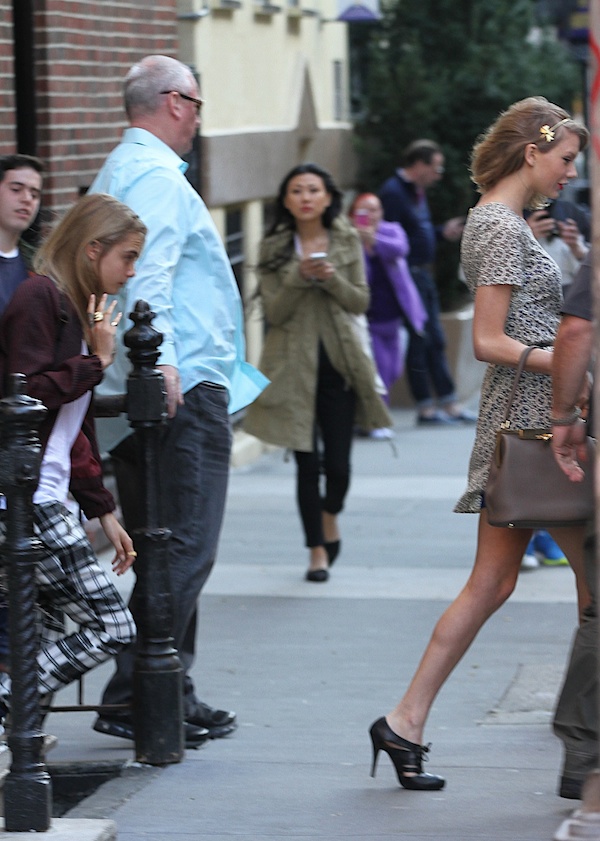 Dlisted Taylor Swift And Cara Delevingne Seen Spending The Day Together In Nyc