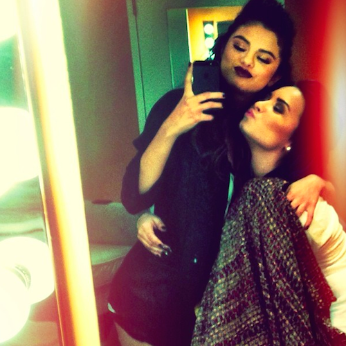 Selena Gomez Plays With Demi Lovato Pussy