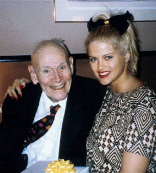 It’s A Tragic Day In Gold Digging History: Anna Nicole Smith’s Estate Has Lost The Battle For J. Howard Marshall’s Millions