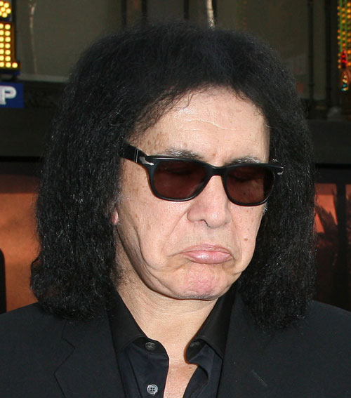 Gene Simmons Apologizes For Telling Depressed People To Kill Themselves