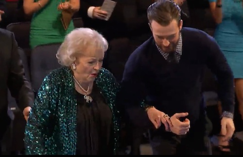 American Treasure Betty White Won A People’s Choice Award And Was Escorted To The Stage By Captain America