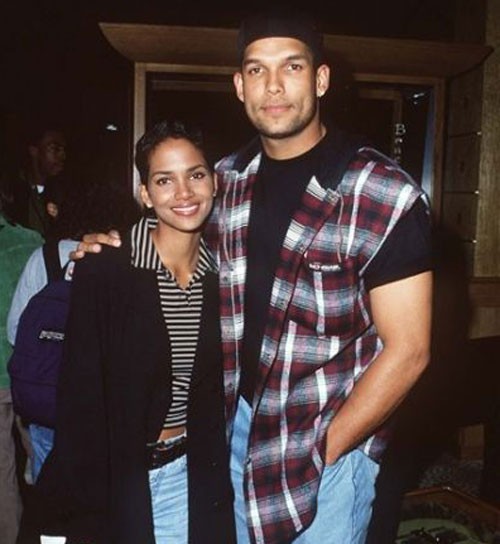 David Justice Goes Off On Halle Berry On Twitter