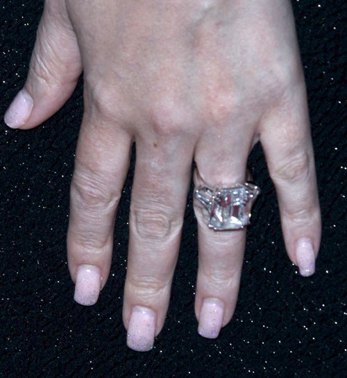 Mimi Took Her Extremely Modest Engagement Ring Out Last Night