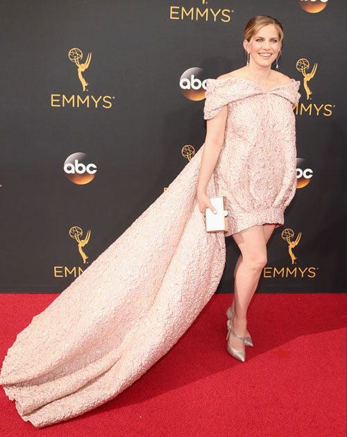 Anna Chlumsky Wore An Entire Bed In A Bag To The Emmys