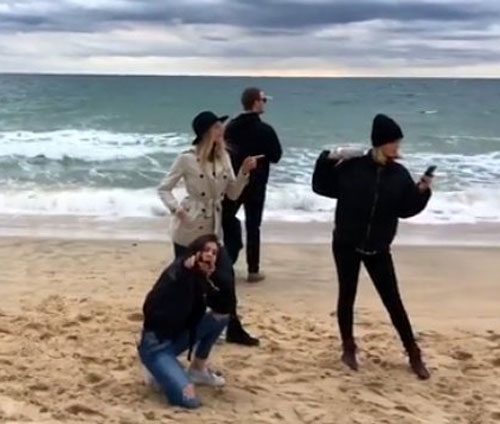 Taylor Swift & Squad Did The Mannequin Challenge