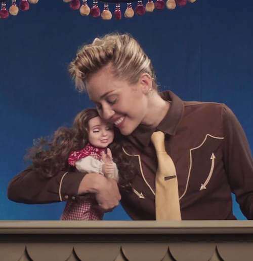 Miley Cyrus May Or May Not Put On A Raunchy Puppet Show At The VMA’s