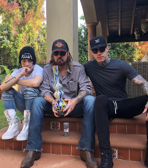 Dlisted | Billy Ray Cyrus Got A Bong From Noah Cyrus For His Birthday