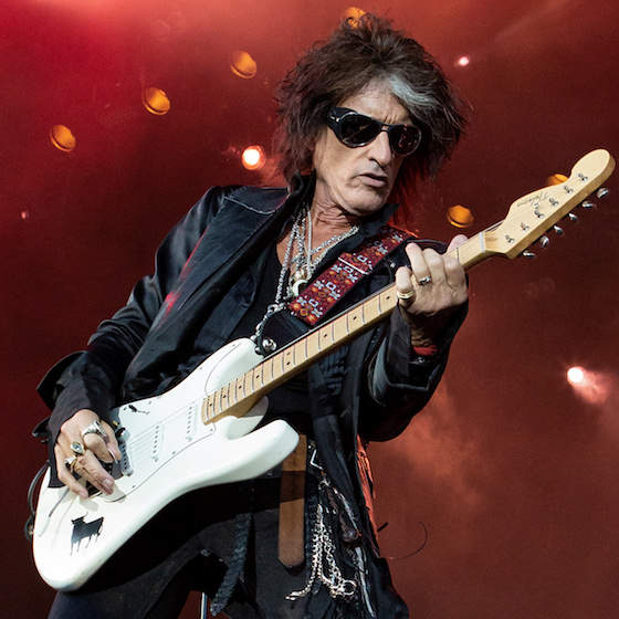 Joe Perry Collapsed On Stage During A Billy Joel Concert This Weekend