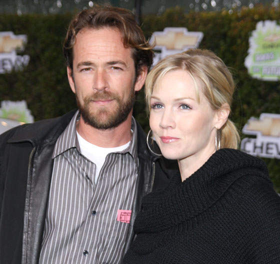 Jennie Garth Tells Fans To Pipe Down After She Didn’t Post About Luke Perry On Social Media