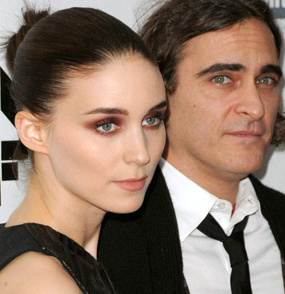 Dlisted Rooney Mara And Joaquin Phoenix Might Be Engaged