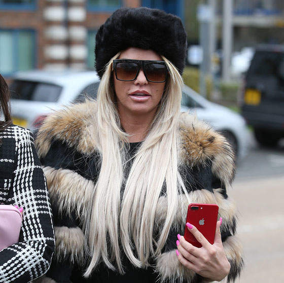 Katie Price Got Fined For Mouth Sharting Out A C-Bomb Filled Rant At Her Ex’s New Girlfriend On A School Playground