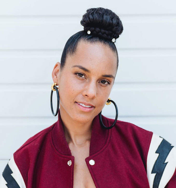 The Always Makeup-Free Alicia Keys Is Releasing A Beauty Line And Some Beauty YouTubers Are Pissed About It