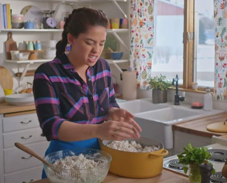 Molly Yeh’s Popcorn Salad: Appetizing Or Abomination?