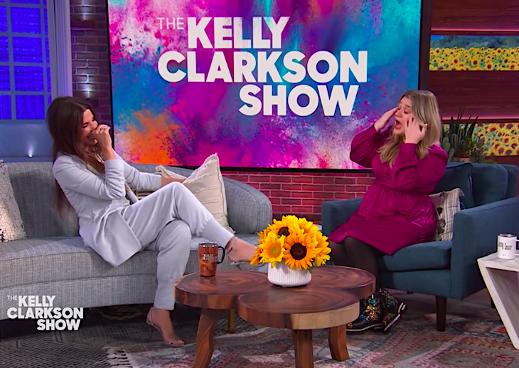 Kelly Clarkson’s Interview With Sandra Bullock Went Off The Rails