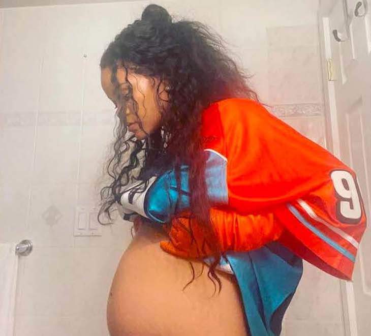 Rihanna Shares Another Picture Of Her Pregnant Self On Instagram