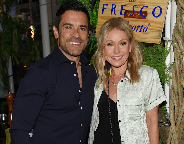 Kelly Ripa And Mark Consuelos Demonstrate The Odd Way They Hold Hands And Admit Their Kids Are Disgusted By Them