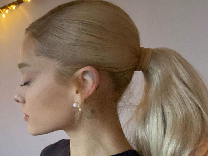 Open Post: Hosted By Ariana Grande’s Blond Glinda Hair For The “Wicked” Movies