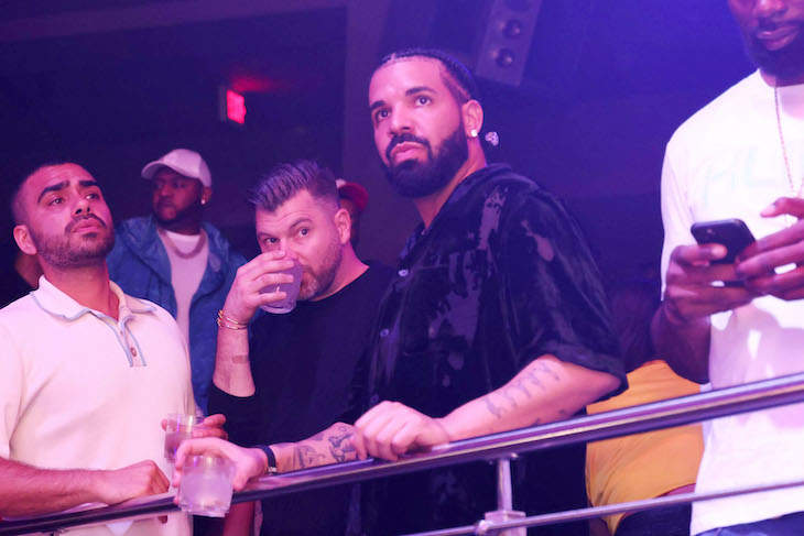 Open Post: Hosted By Drake Talking About How He Disguised Himself As An Old Man To Go To His Friend’s Court Hearing Without Being Recognized