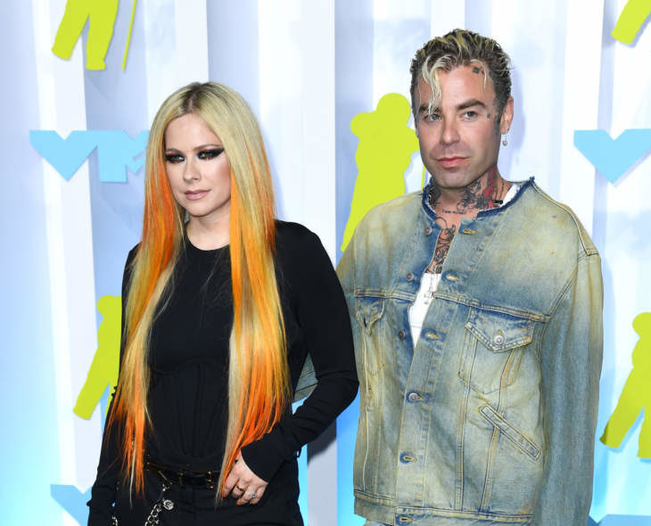 Avril Lavigne Reportedly Ended Her Engagement To Mod Sun Without Telling Him First
