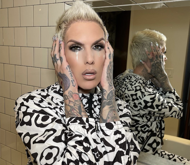 Jeffree Star drops massive hint on 'NFL boo' as fans continue to