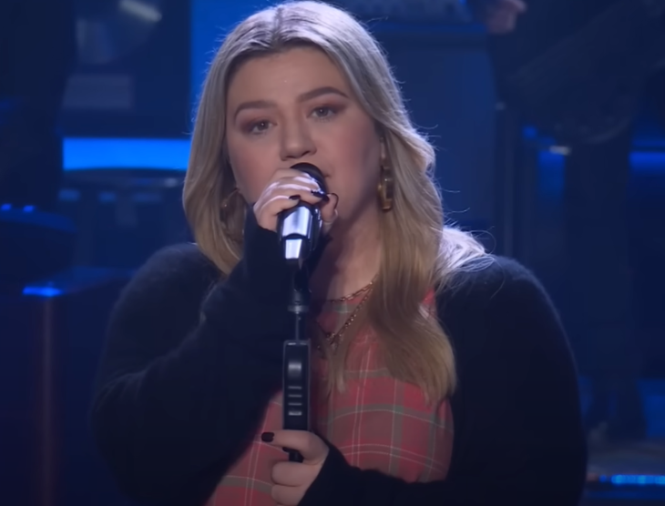 Open Post: Hosted By Kelly Clarkson Covering “abcdefu” And Changing The Lyrics To Reference Her Divorce From Brandon Blackstock