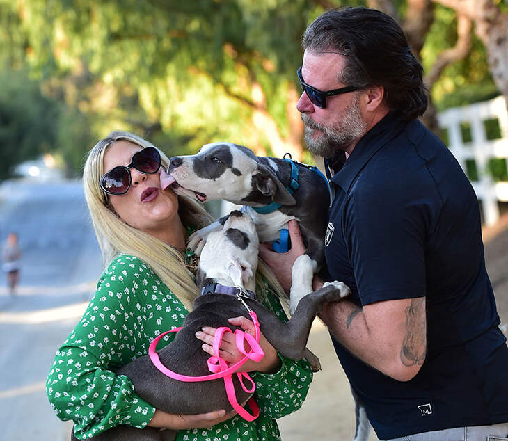 A Source Wants You To Know That Tori Spelling And Dean McDermott Are In Couples Counseling And Trying To Make It Work